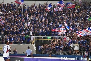 残念な出来事で｢前半終了まで観客の入場が終わらなかった｣横浜ダービー、｢どこに行ってもマリノスを応援している｣退団エース“決勝ゴール”後の惜別の涙【横浜FCvs横浜F･マリノス】激闘PHOTOギャラリーの画像