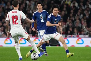 イングランド戦で感じた中村敬斗の｢覚醒｣と三笘薫の｢復調｣、模擬戦で見えたスウェーデン・チュニジア戦の｢勝機」【完全アウェイで連勝！サッカー日本代表｢英国遠征｣の大激論】(4)の画像