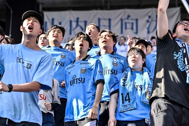 【サポーターアルバム】敵地で勝利を掴んだ川崎フロンターレのサポーター写真75枚！ 圧巻の応援で勝ち越し導く「サンフレッチェ広島ー川崎フロンターレ」の画像009
