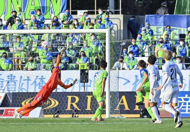 G大阪、総力戦で「2位」死守!(2)事前に準備していた「両サイドのタスク」の画像