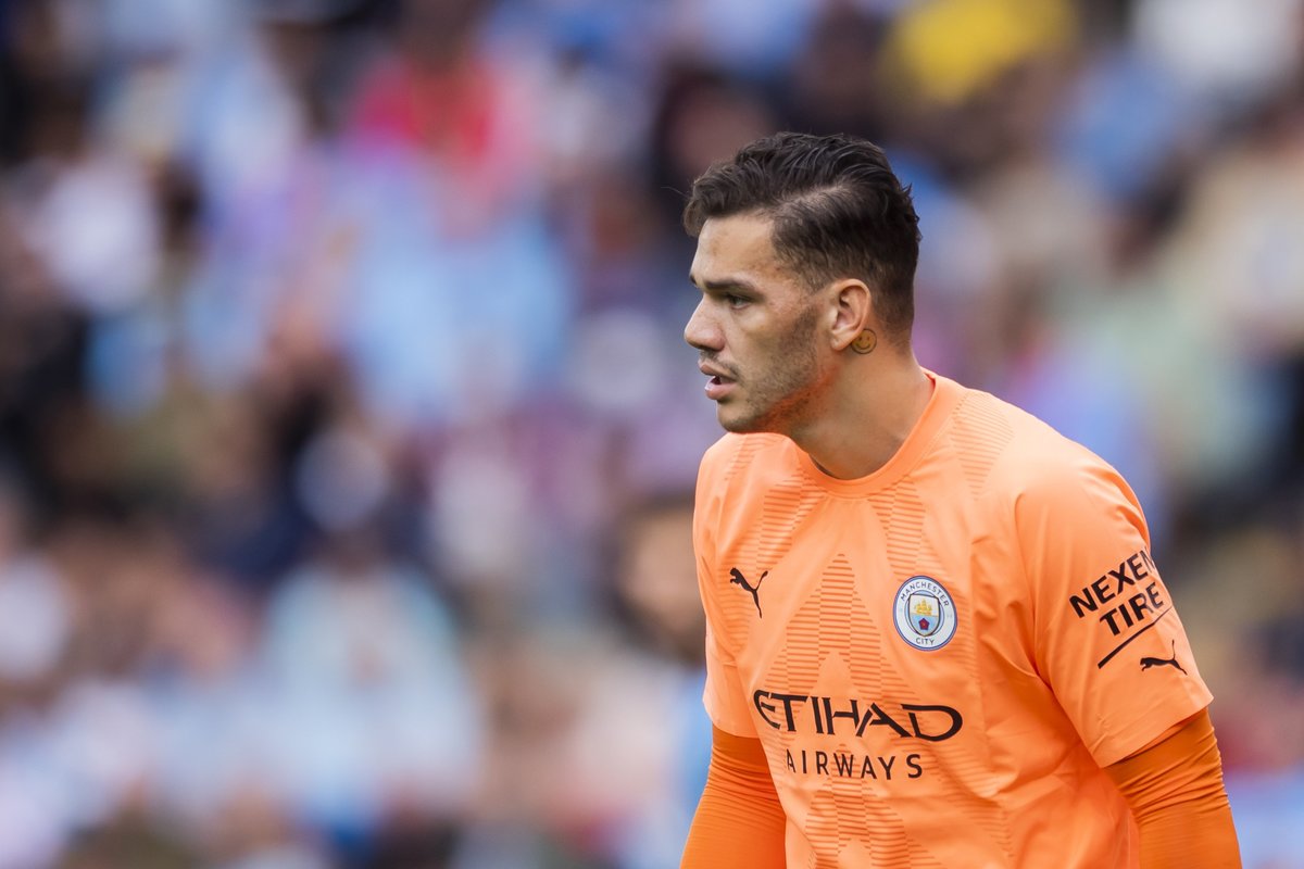 マンチェスター・シティGKの”パントキック練習”、あまりにも精度が高