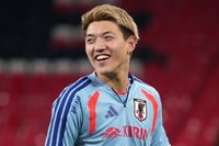｢洗練度が増してる｣日本代表MF・堂安律の美人妻、ハイブラ×ZARAの“最強白コーデ”で魅了！夫もブンデス年間ベストイレブン候補に