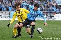 志の高いパス・サッカーを目指す両チーム、日韓戦の好成績では説明できない、優勝するために構築すべきこと【なぜ川崎VS柏戦で｢大量ゴール｣が生まれるのか】(3)