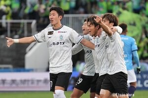 湘南のJ1残留は確定も横浜FCは降格の足音が近づく結果に【横浜FCvs湘南ベルマーレ】原悦生PHOTOギャラリー「サッカー遠近」の画像