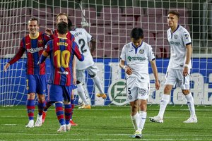 【久保建英】バルセロナ戦でヘタフェ初の先発フル出場も…2対5敗戦屈辱の「消耗品」扱いの画像