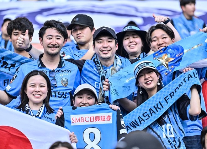 【サポーターアルバム】ACLE決勝に駆け付けた川崎サポーターは衝撃の700人！ 現地で声援を送ったサポーター写真81枚「アル・アハリー川崎フロンターレ(3)」の画像028