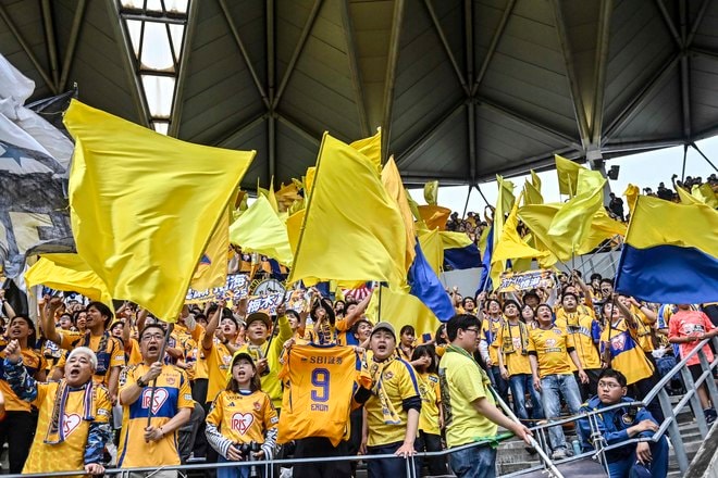 【仙台サポーターアルバム(2)】雨の試合に2000人！ 現地撮影した「ベガルタ仙台のサポーター写真99枚」！「ジェフユナイテッド千葉ーベガルタ仙台」の画像047