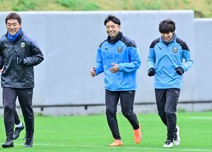 「公式が名指しはウケる」J1札幌スポンサー企業が川崎FW小林悠に「偽情報＆誘惑写真」を流す総力戦勃発！ しかし、小林が騙されない根拠は愛妻にあり！の画像