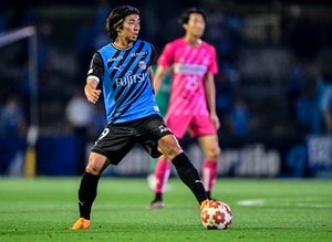 「一回で攻め切るのではなく」川崎・小塚和季が明かす、天皇杯・栃木シティ戦での前後半の違い。強気な試合運びが逆転勝利もたらす……足は「つってないです!!」と全力否定の画像