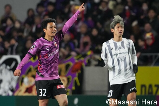 神戸“黄金コンビ”が先制も…京都“ブラジル兄弟”が同点に！百年構想リーグ開幕戦“京神ダービー”は肉弾戦の末にPK決着！【京都サンガF.C.vsヴィッセル神戸】激闘PHOTOギャラリーの画像001