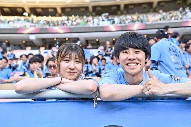 【サポーターアルバム】アジア青覇を果たすべく700人の川崎サポーターがACLE決勝に駆け付けた！ 現地で声援を送ったサポーター写真72枚「アル・アハリー川崎フロンターレ(2)」の画像039