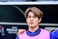 ｢まさにゲームチェンジャー｣マインツ佐野海舟の“刈り取り→急加速前進”圧巻プレーに称賛の声！｢ステップアップ間違いない｣｢詰めかたが天才的だね！｣