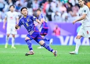 「推し方の癖が強いw」モナコ制作の南野拓実“ブルーロック風ポスター”がインパクト大！「イケメンの無駄遣い大好き」「南野くんへの愛が溢れてて好き」との声の画像