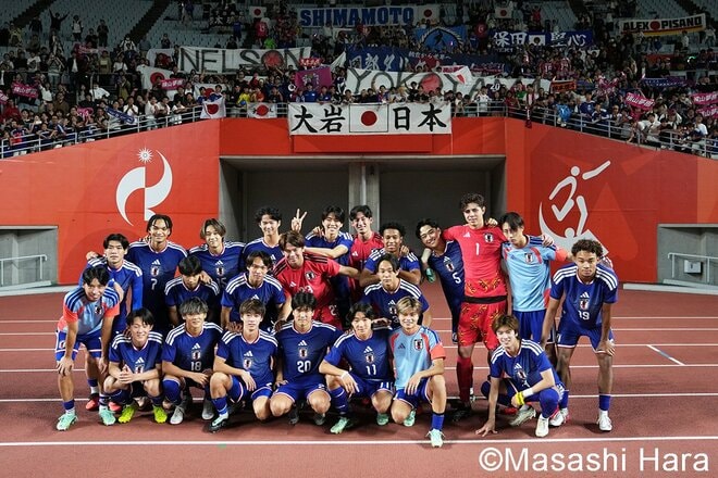 大岩ジャパンが決勝進出！ “NEXT三笘”が価値ある同点弾！ 大関友翔と守護神が誇らしげなガッツポーズ！ 10月3日の決戦で宿敵撃破を目論む【U-21日本代表vsU-21ウズベキスタン代表】激闘PHOTOギャラリーの画像009