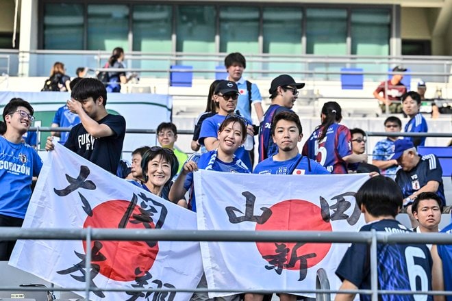 【サポーターアルバム】サッカー日本代表の中国戦完封勝利を支えたサポーター写真63枚！ 韓国・龍仁に駆け付けた現地観客席ショット「日本代表ー中国代表」の画像014