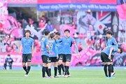 PHOTOギャラリー「ピッチの焦点」【明治安田Ｊ１リーグ　第１０節　ジュビロ磐田ｖｓ名古屋グランパス　２０２２年４月２８日　１９：０３キックオフ】の画像