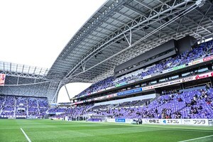 「デコピンのライバルになるかも」WEリーグ史上最多2万人超試合での“キャプテン桃子＆愛犬もか”の入場シーンが話題！「すごいかわいい」「自由すぎて最高でした！」の声の画像