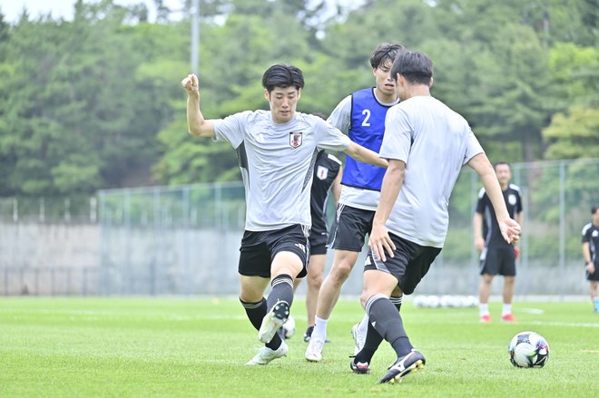 【サンフレッチェ広島「E-1」アルバム】J1広島に所属する日本代表5選手の13日＆14日の練習写真46枚！ジャーメイン良、中村草太、川辺駿、田中聡、荒木隼人、大迫敬介の現地写真の画像032