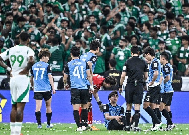 【川崎フロンターレアルバム】ACLE決勝で無念の負傷交代した三浦颯太の写真31枚！ 出場を続けた気迫の左SBのピッチ内外の姿「アル・アハリー川崎フロンターレ」の画像005