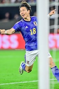 井原正巳監督と四方田修平監督が明暗を分けた1戦――2連勝の柏と降格スレスレの横浜FC【横浜FCvs柏レイソル】原悦生PHOTOギャラリー「サッカー遠近」の画像