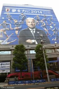 元イングランド代表DFが運動会で「大はしゃぎ」!?子供の運動会で負けず嫌い発揮の大ハッスル!!ゴールテープ直前で決死のダイブをした結果は?【動画】の画像