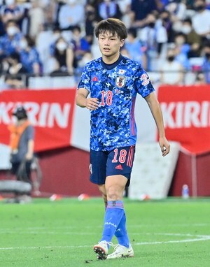サッカー日本代表・上田綺世「オフ・ザ・ボールの質」と「シュートのパンチ力」!「モデルの美人妻との結婚」もモチベーションにして勝利に導く!【日本代表・豪州戦「注目選手6人」】(2)の画像