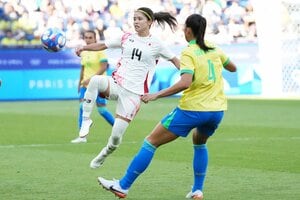 なでしこ長谷川唯もモデル！マンCの斬新な新サード“水滴ユニフォーム”に戸惑いの声！｢雨に濡れてるデザイン??｣｢選手が着たら意外と？｣擁護もの画像