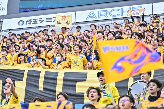 【サポーターアルバム】敵地で完敗も、試合後に大きな声で鼓舞したベガルタ仙台のサポーター写真63枚！ 人数＆声量で圧巻！！「ＲＢ大宮アルディージャーベガルタ仙台」の画像014