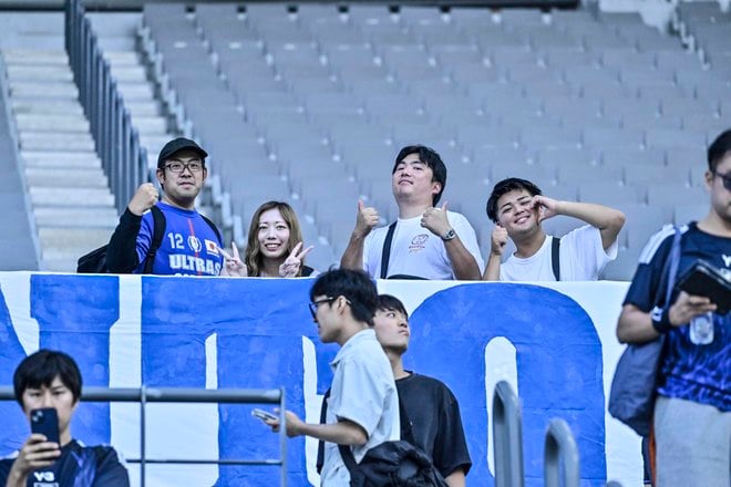 【サポーターアルバム】サッカー日本代表の韓国戦勝利を支えたサポーター写真95枚！ 韓国・龍仁に駆け付けた熱い声援ショット「日本代表ー韓国代表」の画像019
