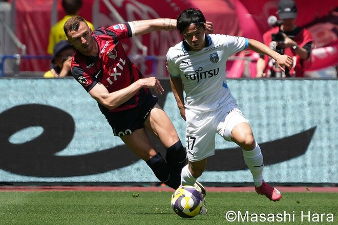 鬼木監督の古巣｢ACL準優勝チーム｣に押し込まれ続けた鹿島、鈴木優磨の｢献身プレー｣と22歳の｢プロ初ゴール｣、26歳の｢国立初ゴール｣で6連勝、充満してきた｢らしさ｣【鹿島アントラーズvs川崎フロンターレ】PHOTOギャラリーの画像004
