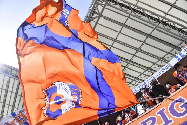 ｢サーモン好きなんだ！｣今季4得点の来日2年目ブラジル人アタッカーのプライベート回転寿司ショットが話題！｢もうずっとアルビにいていいからね｣