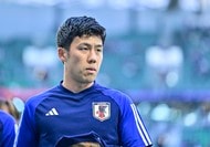 大住良之の「この世界のコーナーエリアから」第132回「サッカーの聖地」ウェンブリー物語(1)日本代表MF遠藤航が日本人選手として初めて掲げた優勝カップの画像