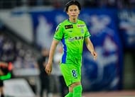 「可愛すぎん?」「ジャージ姿もちょー可愛い」普段は制服の高校サッカー19代目応援マネージャー、SNSに投稿した「青ジャージ姿」が話題に! 制服とのギャップにファン歓喜の画像