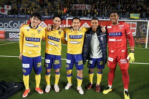 レジェンド岡崎慎司も所属したシントトロイデン日本人DFの“ピッチ外”悪質タックルが話題｢相手の監督を削るとか｣｢ごめんだけど、笑ってしまったw｣の声の画像