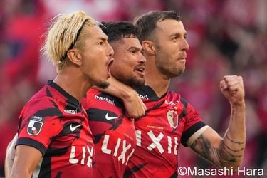 画像・写真：鹿島が誇る得点王の｢ロング弾｣で先制、闘将の｢ヘッド弾｣で