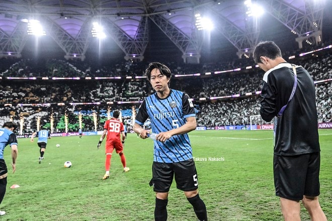 【川崎フロンターレアルバム】ACLE決勝で両SBとして奮闘した佐々木旭の写真40枚！ 試合後に見せた放心状態が表す、すべてを注ぎ込んだ姿「アル・アハリー川崎フロンターレ」の画像031