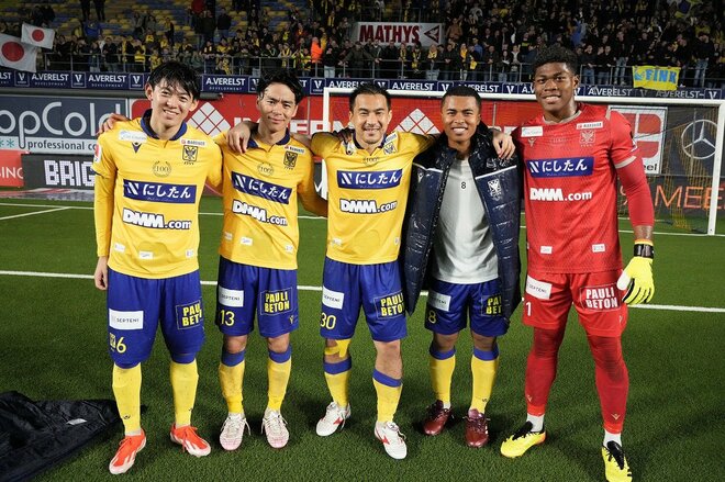 レジェンド岡崎慎司も所属したシントトロイデン日本人DFの“ピッチ外”悪質タックルが話題「相手の監督を削るとか」「ごめんだけど、笑ってしまったw」の声の画像