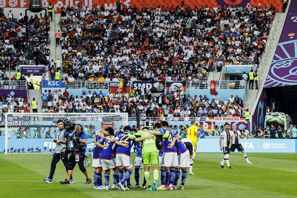 W杯ではありえない“カードゼロ”試合での勝利」「カタールでも“ニッポン