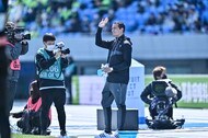 「こりゃ凄い。アニメの世界だ」J1札幌の“シャーク”浅野雄也の約45mぶっち切りの“ファントムドリブル”が必見!「なんか体中の血が湧き立った感覚した」と驚嘆の声の画像