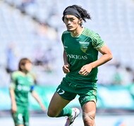 「きたー！」「似合ってる」J1サガン鳥栖からバイエルン・ミュンヘンに移籍した福井太智が「初練習」！ クラブ公式がトレーニング姿を投稿の画像