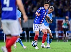 「これ見ると、やっぱ“宮市亮”ってスゴイ」宮市亮とアケの12年ぶり“再会”にファン感動！「通訳なしで話してるあたりまじですごすぎる」の声の画像