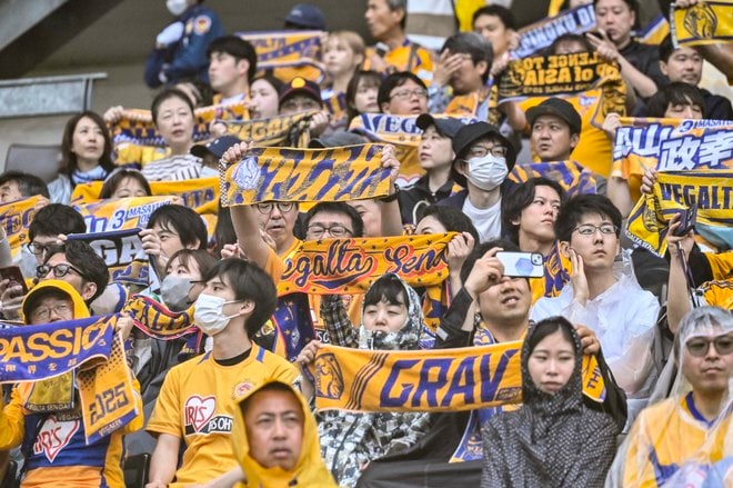 【仙台サポーターアルバム(1)】千葉戦に2000人が駆け付けたベガルタ仙台のサポーター写真99枚！ 雨中で声援鳴り響かせた「ジェフユナイテッド千葉ーベガルタ仙台」の画像084