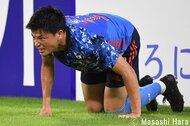 サッカー日本代表・橋本拳人がウエスカ合流を報告!! 「新ユニフォーム姿」公開に”古巣クラブレジェンド”が「青赤魂 Vamos!!」とまさかの激励!【画像】の画像