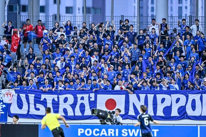 【サポーターアルバム】サッカー日本代表の韓国戦勝利を支えたサポーター写真95枚！ 韓国・龍仁に駆け付けた熱い声援ショット「日本代表ー韓国代表」の画像042