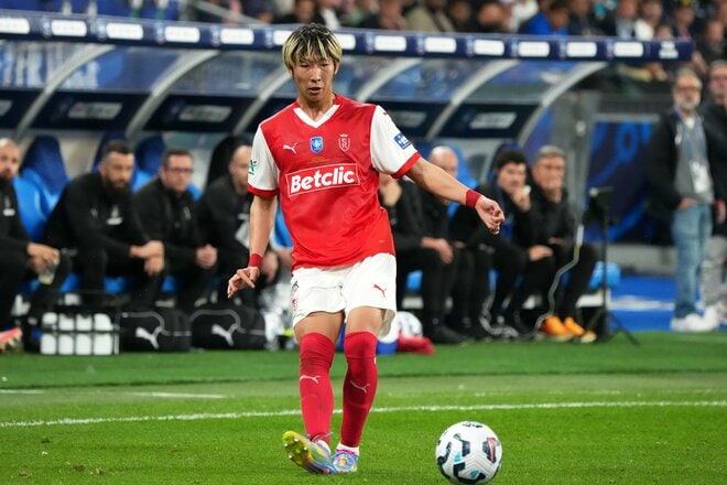 運命の大一番！サッカー日本代表・伊東純也、中村敬斗、関根大輝が語った｢世界一のクラブ｣と｢降格プレーオフ｣(1)純也＆敬斗いつものルーティンと作れない攻撃の形｢準優勝は奇跡ですね｣【激闘33連写】の画像027