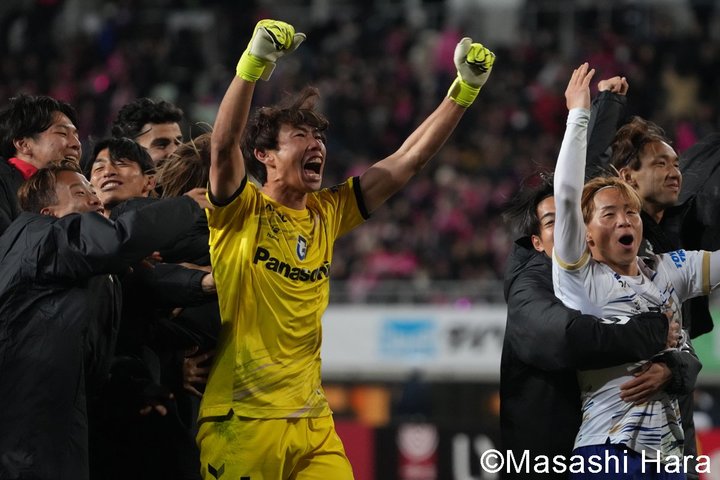 白熱の大阪ダービー！観衆4万2101人が詰めかけた長居スタジアム！10人対10人の戦いから史上初のPK戦へ！新生G大阪が勝ち名乗り！【セレッソ大阪vsガンバ大阪】激闘PHOTOギャラリー