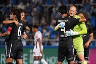 【J1分析】湘南対鹿島「クォン・スンテ先生の特別講義」(1)飲水タイムにGK沖悠哉が探し求めた相手の画像