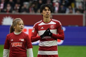 「桜木花道みたいなポジショニング」デュッセルドルフMF田中碧の「リベンジゴール」にファン興奮！「相変わらず、なぜそこに」と驚きの声の画像