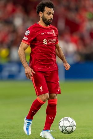 リバプールと契約延長したサラーの年俸が「プレミア1位・世界4位」に! 世界トップ3は「あの最強3人衆」!【図表】の画像