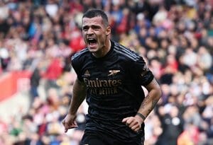 ｢最近この人確変入ってない?｣ アーセナルMFグラニト・ジャカが「強烈過ぎる先制ゴール｣で「やばい」とファンを驚かせる！ サッカー日本代表DF冨安健洋がフル出場のサウサンプトン戦で決まった｢圧巻先制弾｣の画像